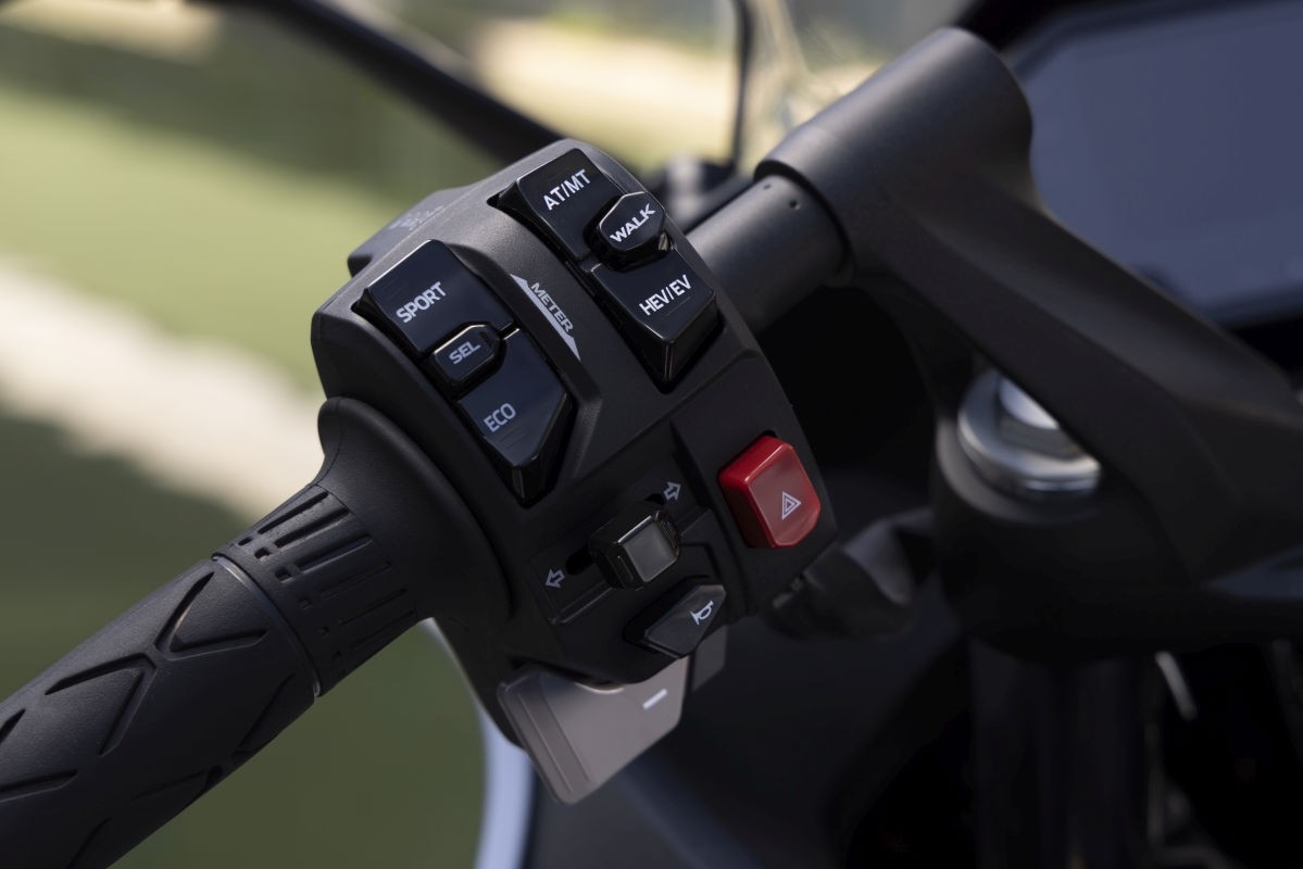 Kawasaki Ninja 7 Hybrid: buona la prima